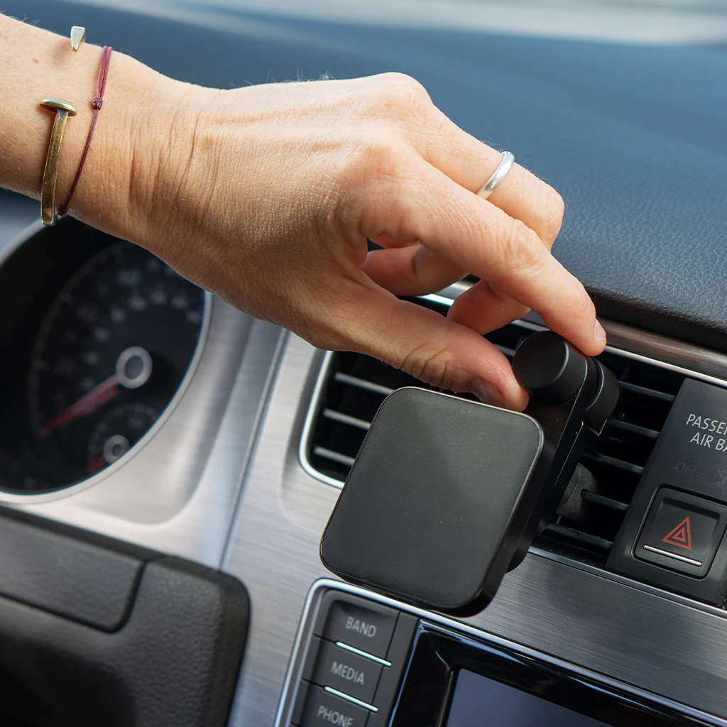 Car Vent Mount | Charging Qi2 - Image 4