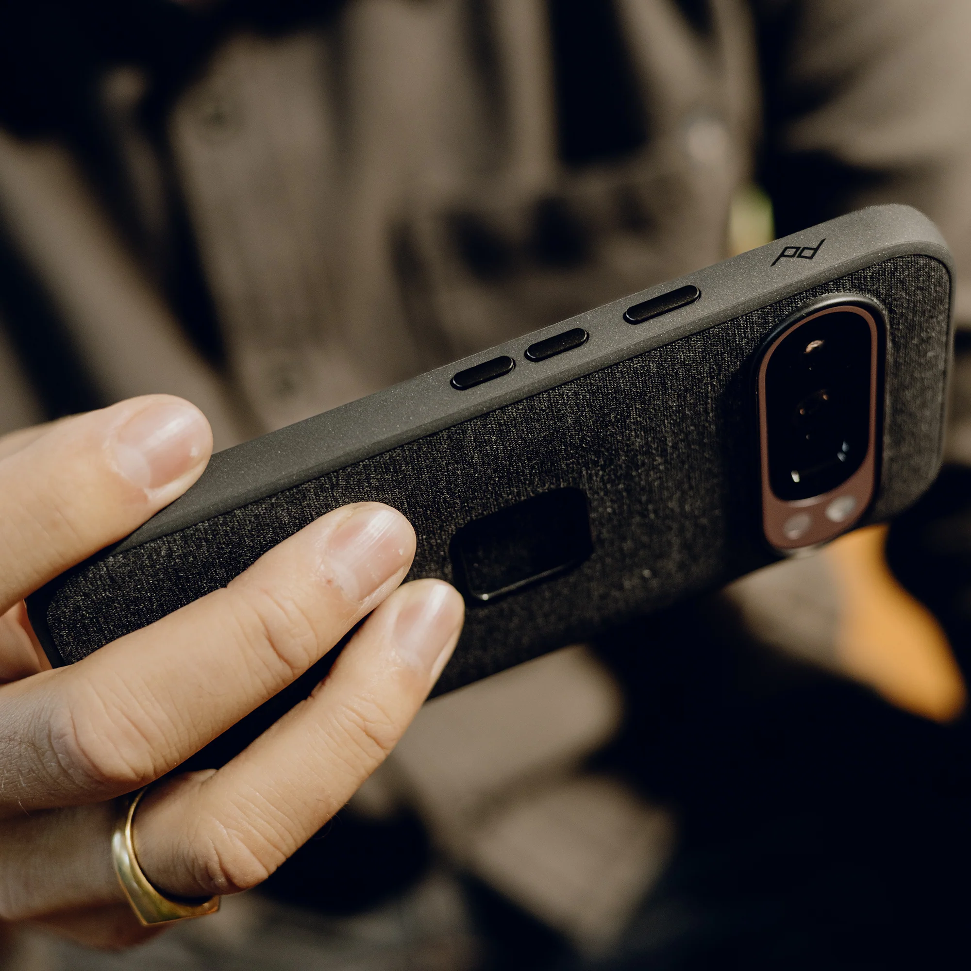 Everyday Case for Pixel 9 Pro | Everyday Case Loop | Charcoal | Nylon - Image 3