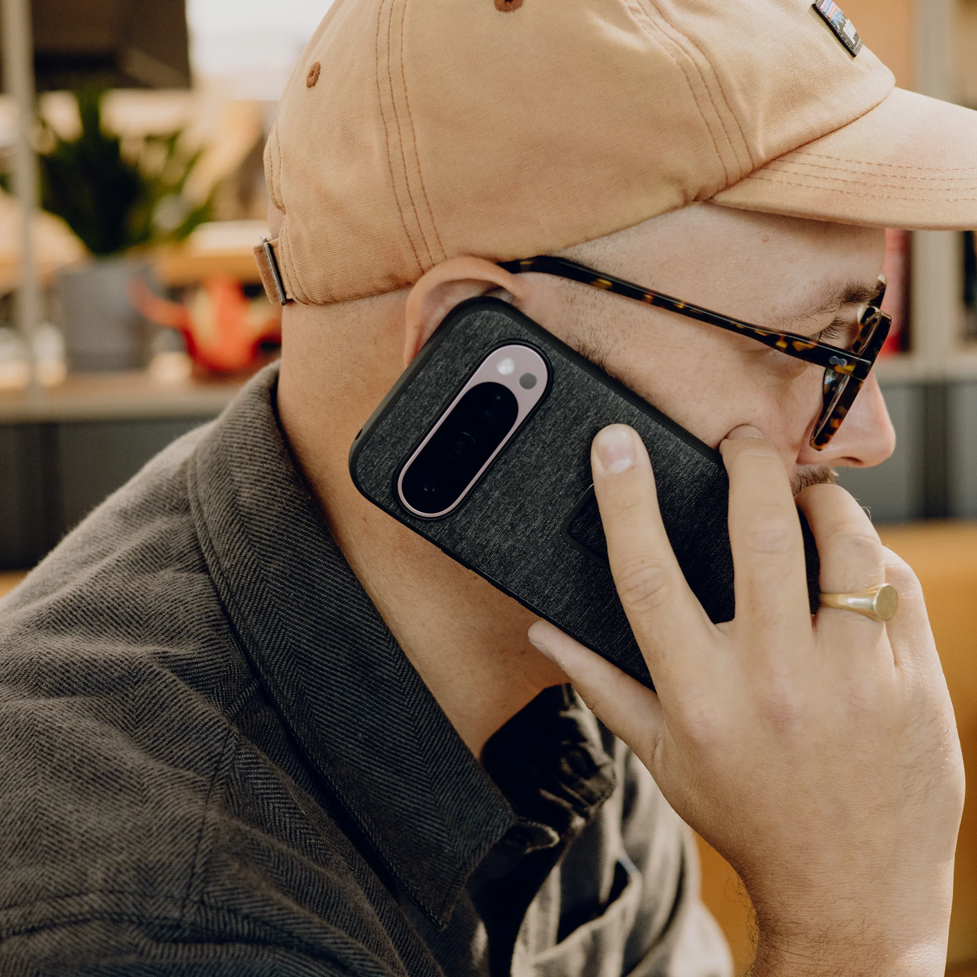 Everyday Case for Pixel 9 Pro | Everyday Case Loop | Charcoal | Nylon - Image 5