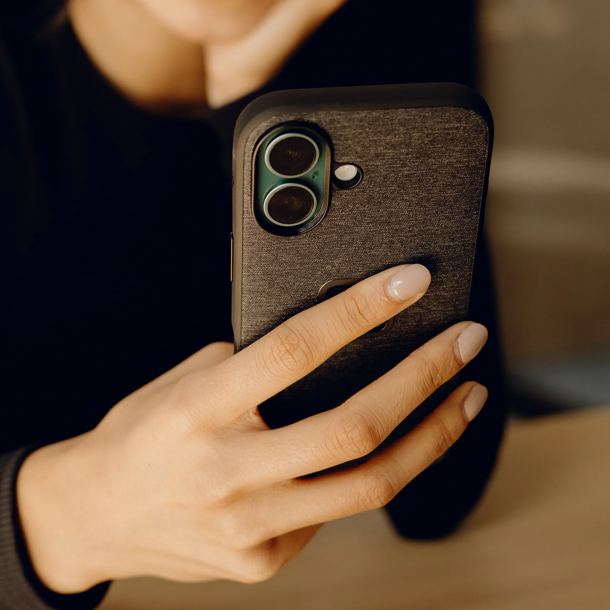 Everyday Case | iPhone 16 Charcoal - Image 2