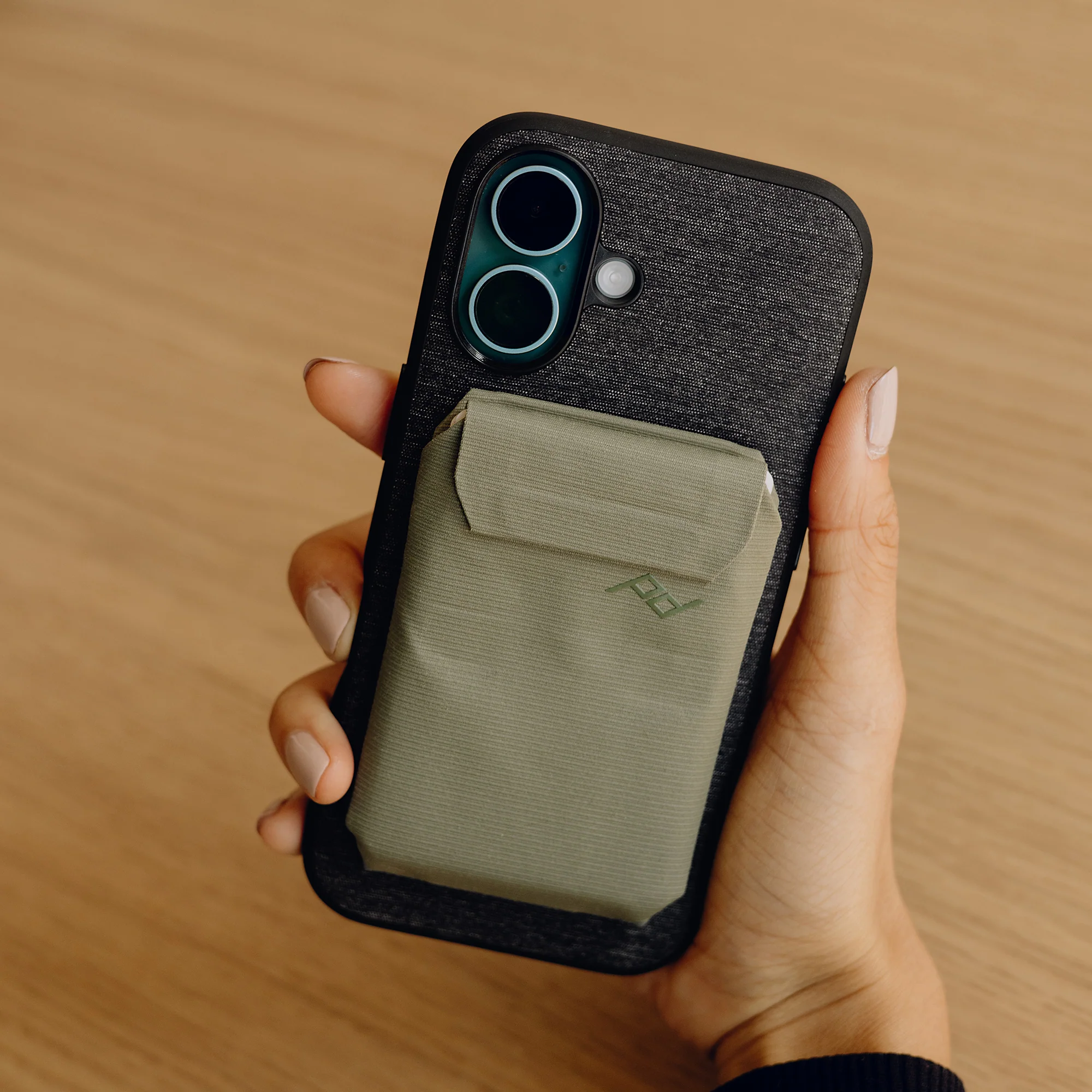Everyday Case | iPhone 16 Charcoal - Image 4
