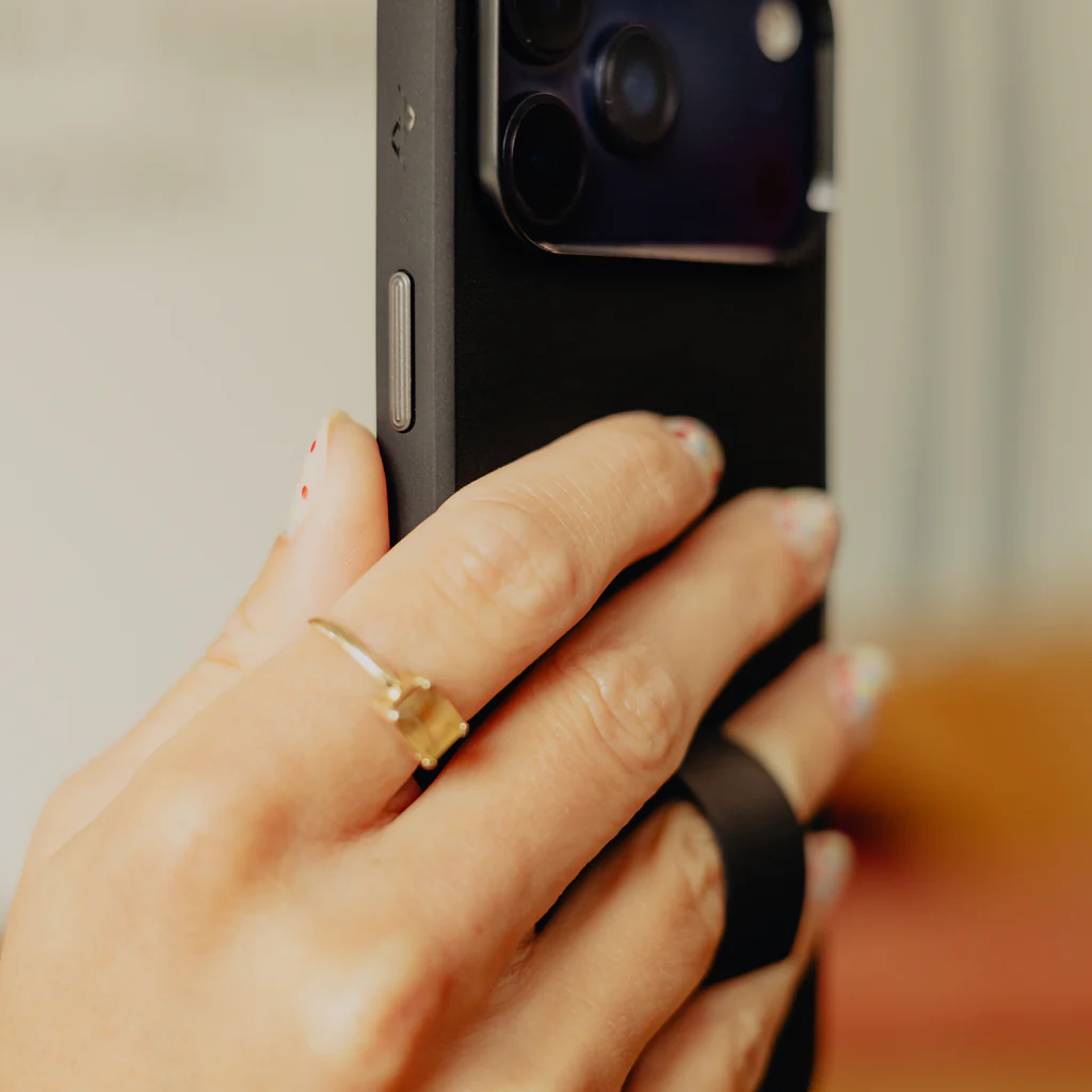 Everyday Loop Case | iPhone 17 Pro | Black - Image 3