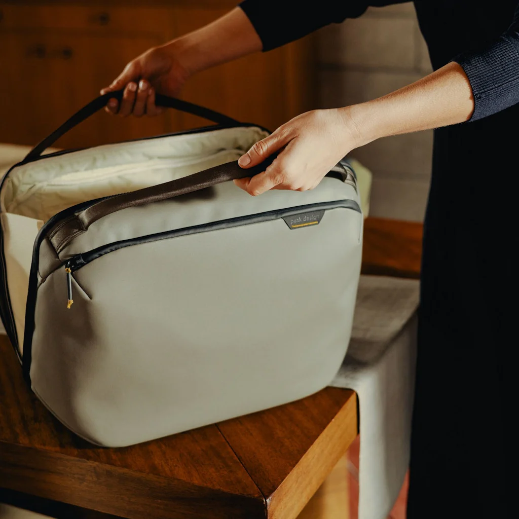 Travel Weekender | 25L | Stone - Image 9