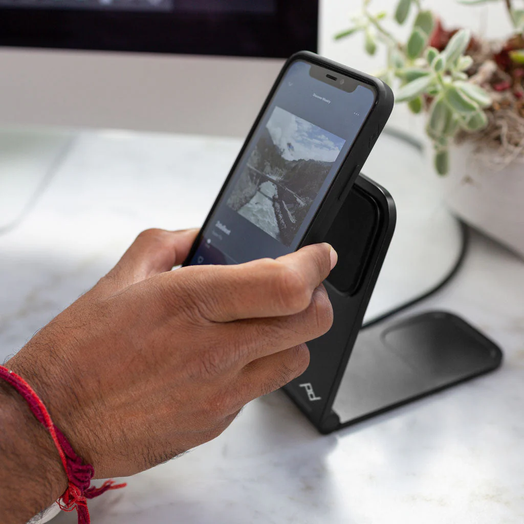 Wireless Charging Stand - Image 4